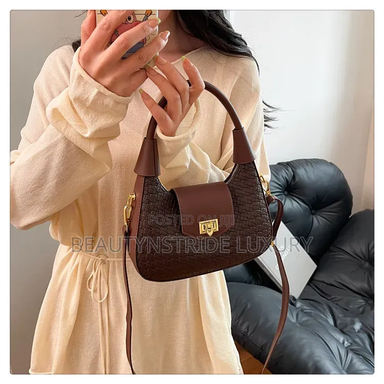 Crescent Bag Retro Crossbody Bag
