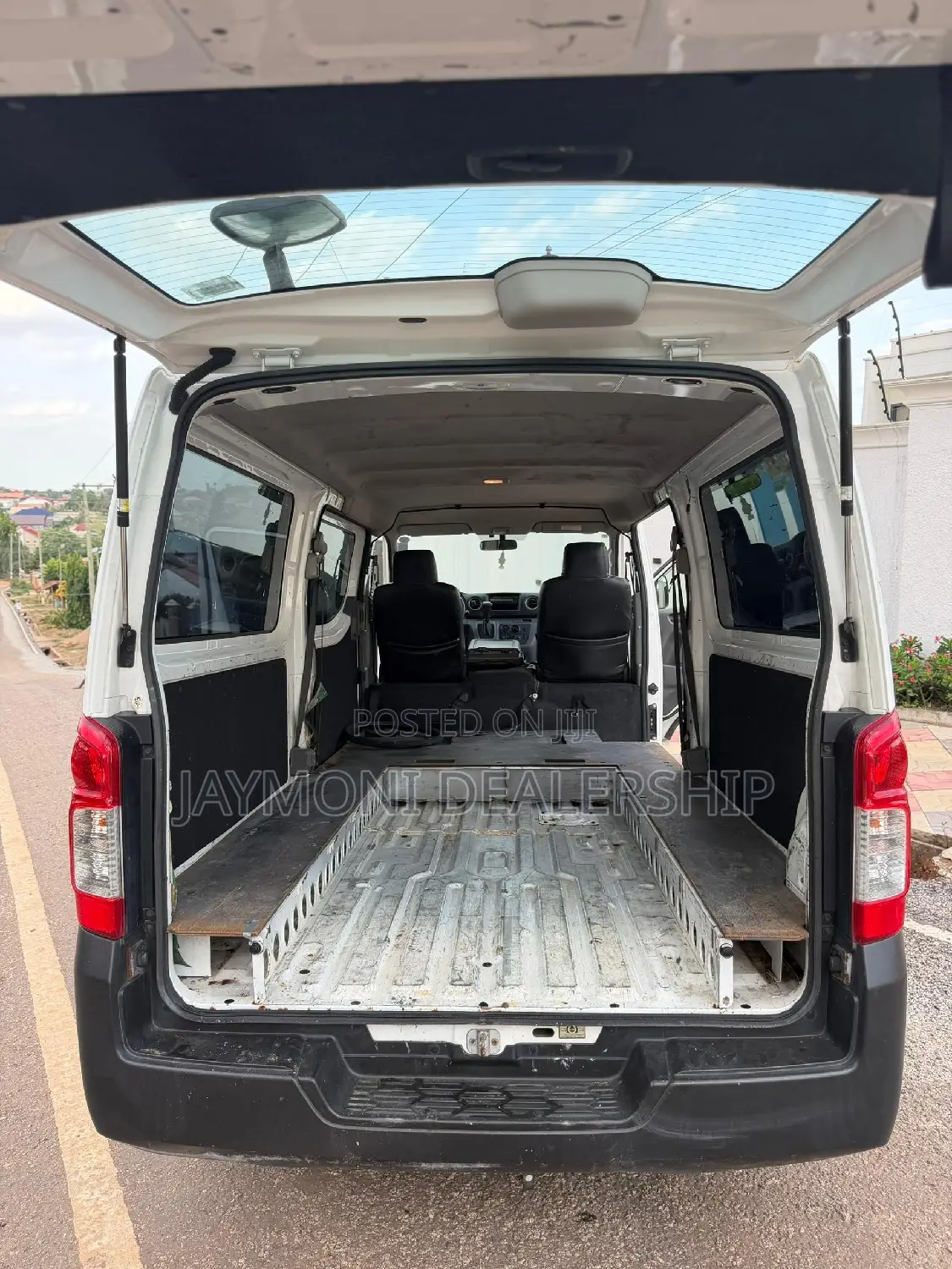 Nissan Caravan 2011 White