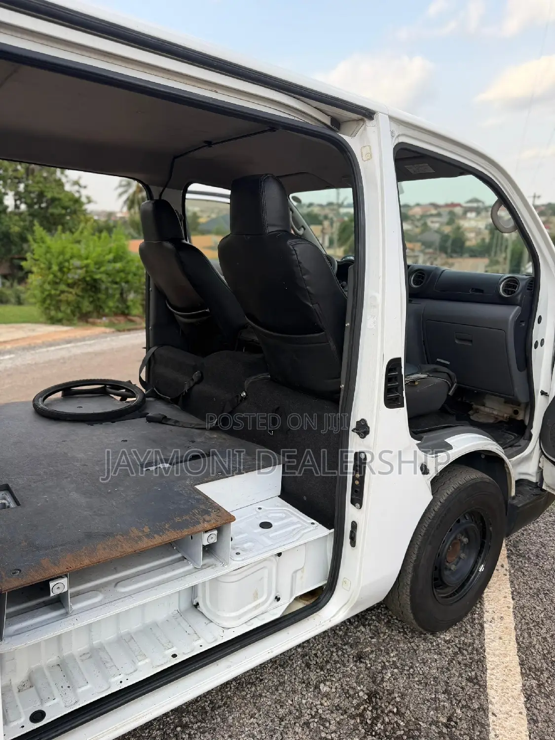 Nissan Caravan 2011 White