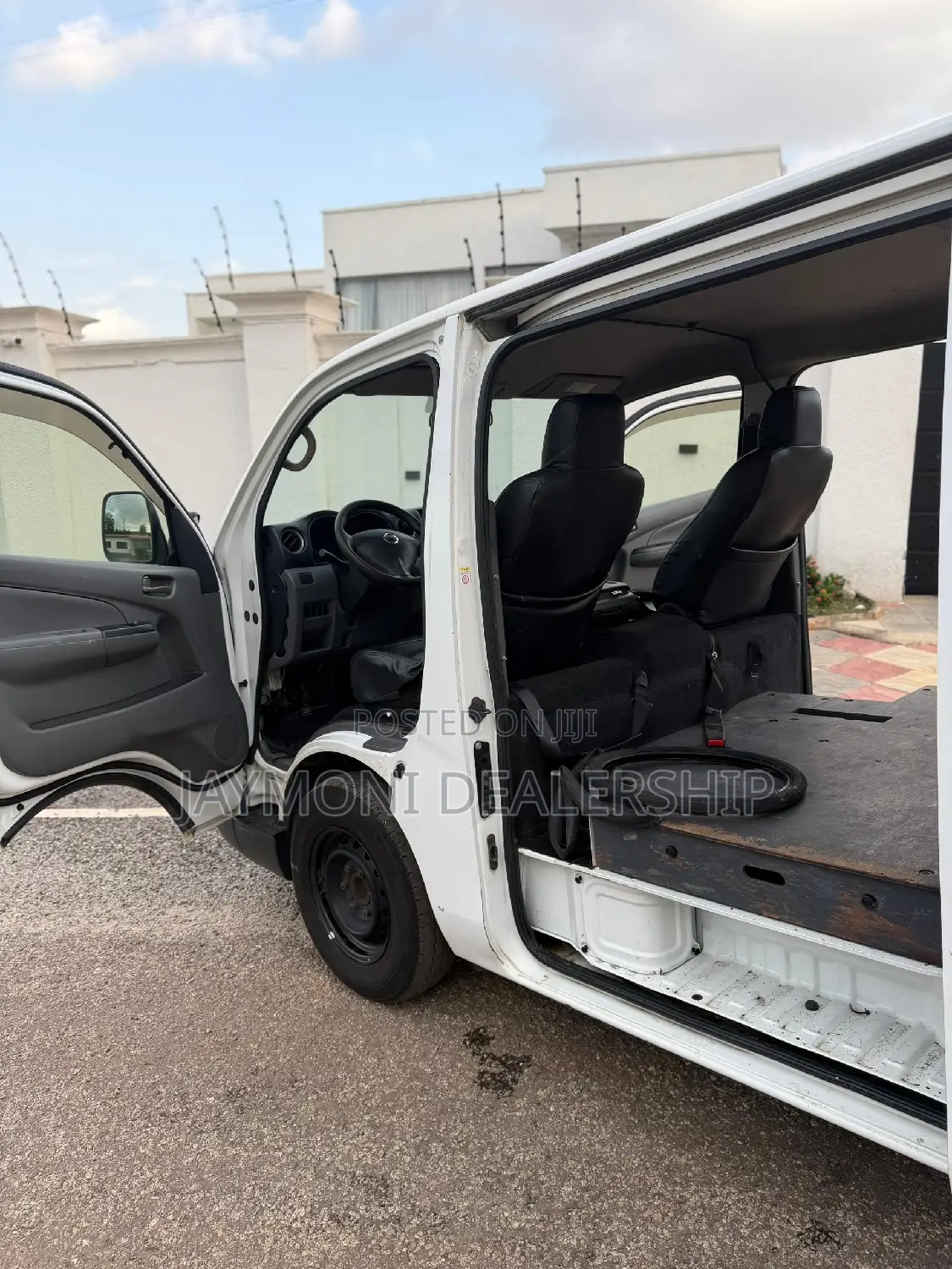 Nissan Caravan 2011 White