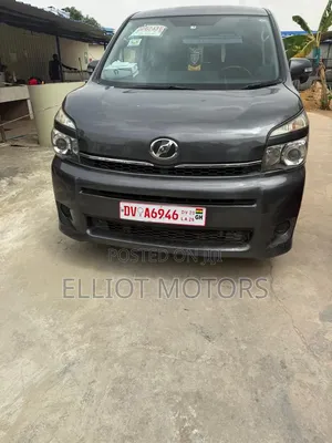 Toyota Voxy 2013 Black