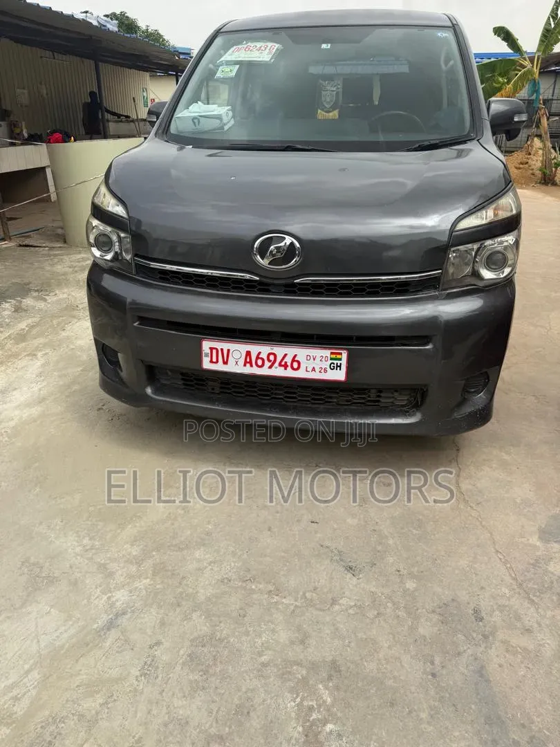 Toyota Voxy 2013 Black