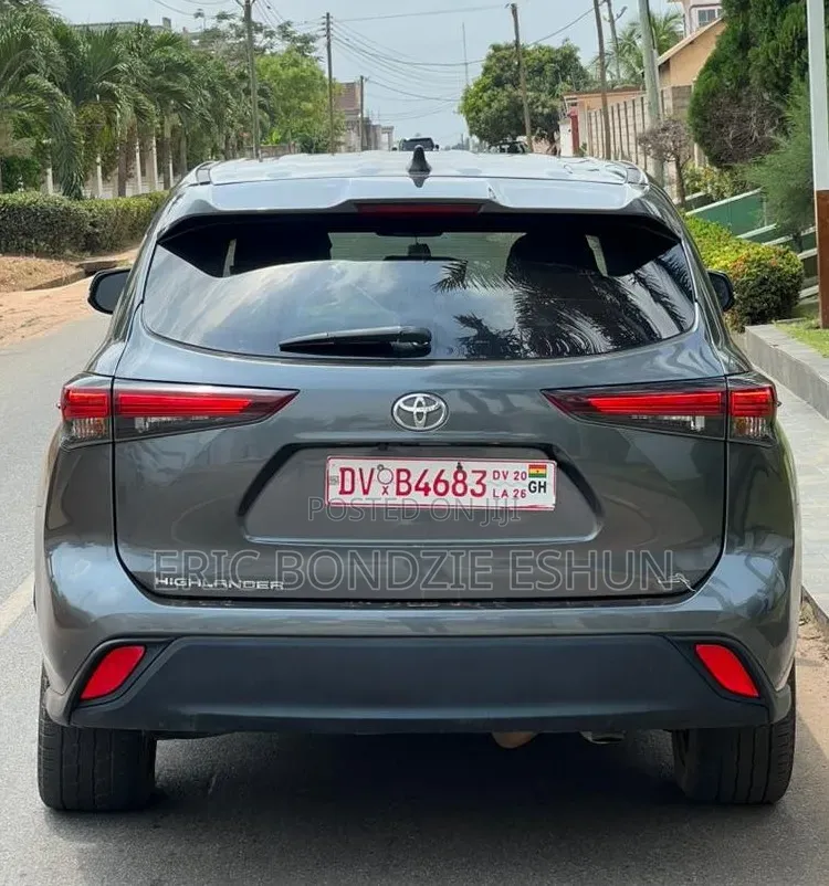 Toyota Highlander LE FWD 2024 Gray