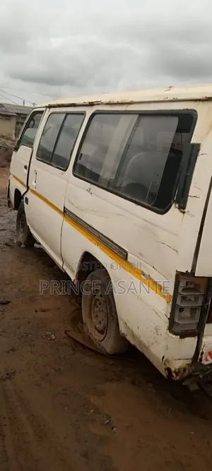 Nissan Caravan (Urvan) 1991 White