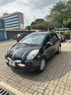 Toyota Vitz 1.3 FWD 5dr 2010 Black