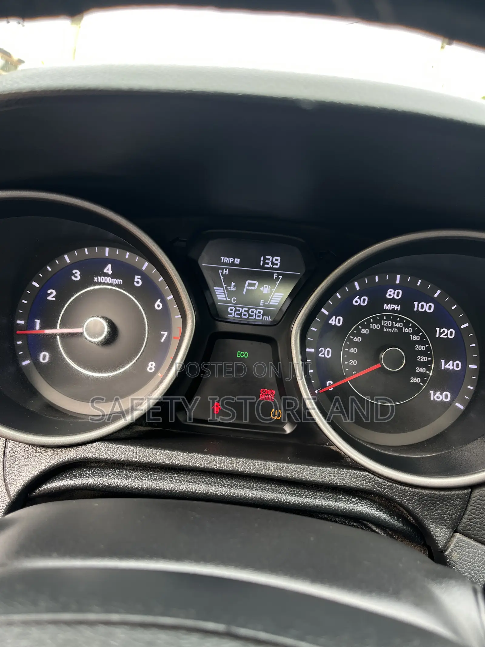 Hyundai Elantra 2014 Red