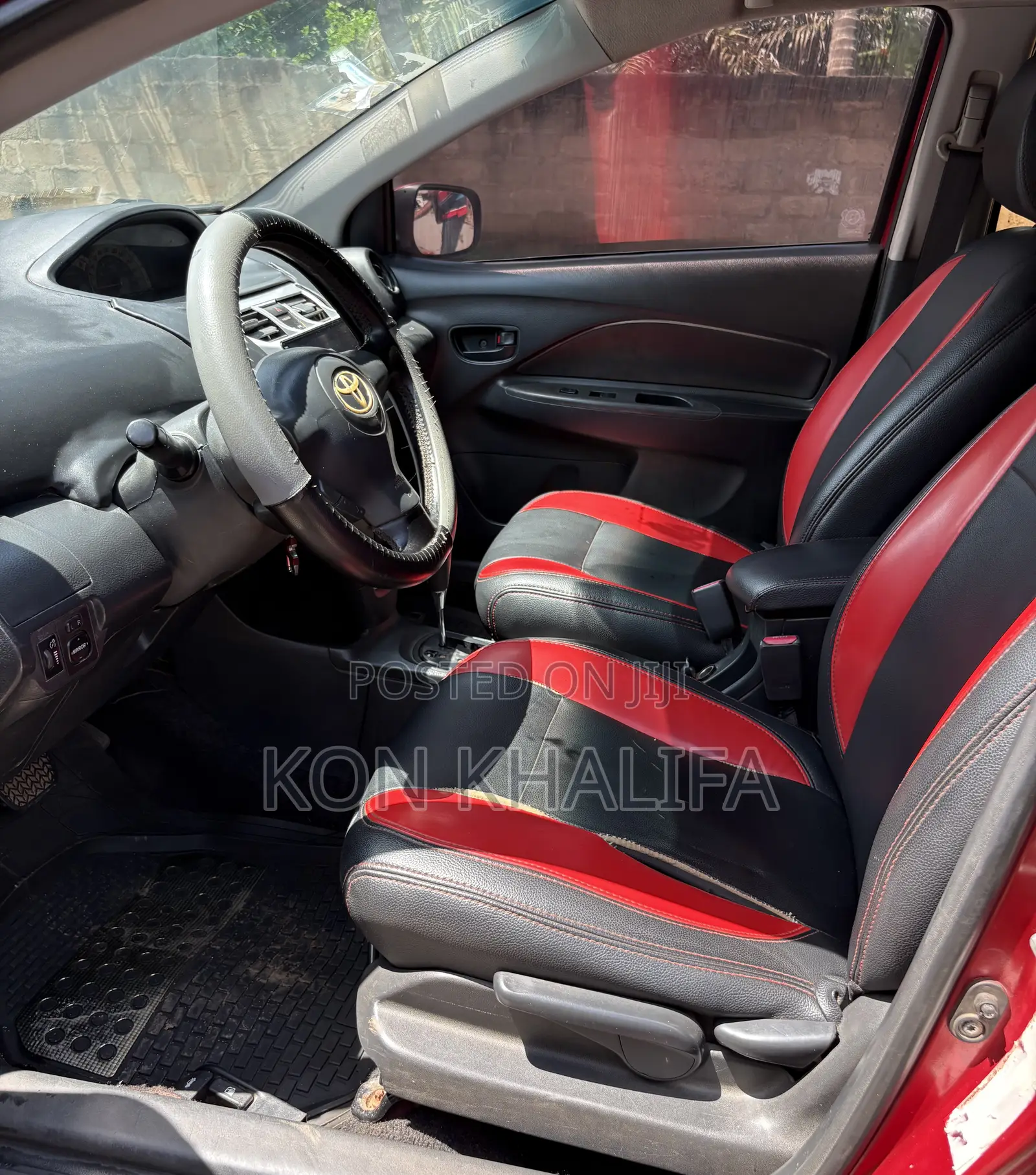Toyota Yaris 2010 Red