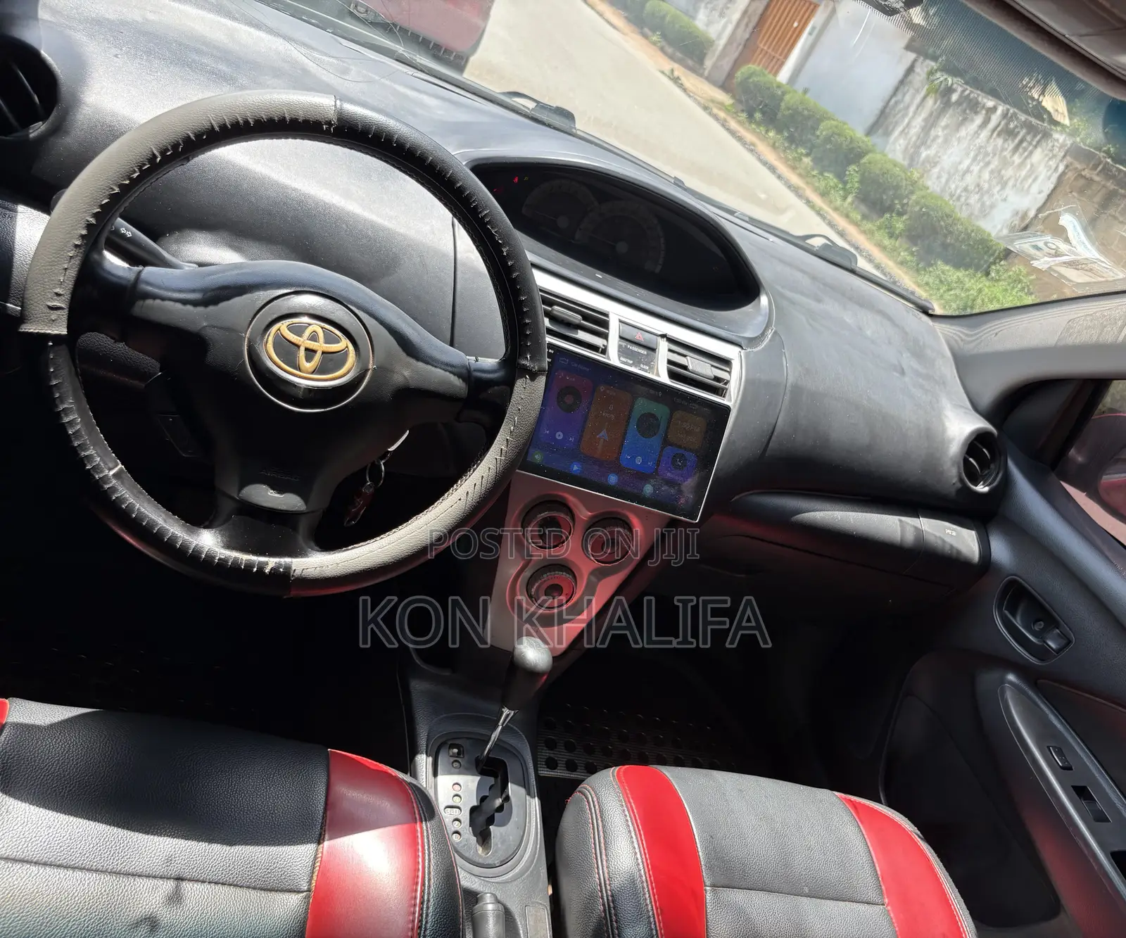 Toyota Yaris 2010 Red
