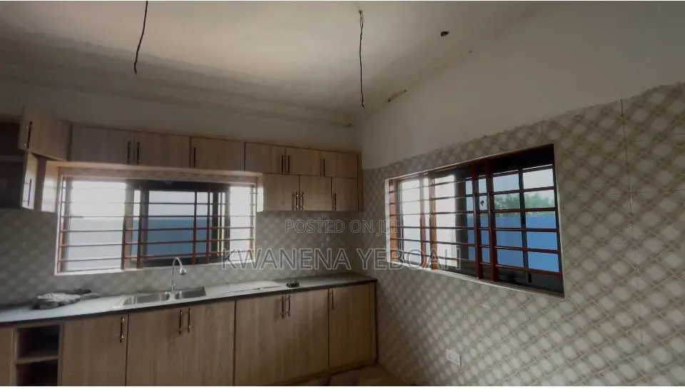3bdrm Duplex in Amasaman for sale