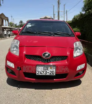 Toyota Vitz 1.3 FWD 5dr 2009 Red