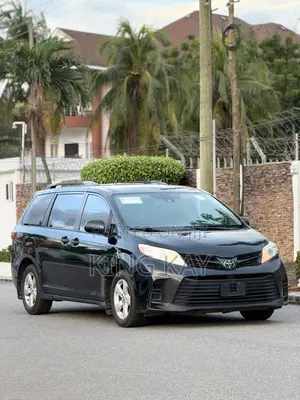 Toyota Sienna XLE 7 AWD 2020 Black