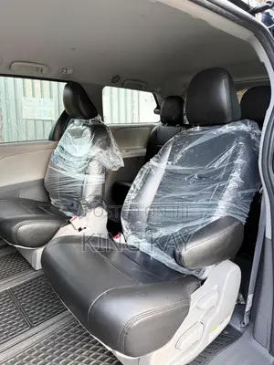 Toyota Sienna XLE 7 AWD 2020 Black