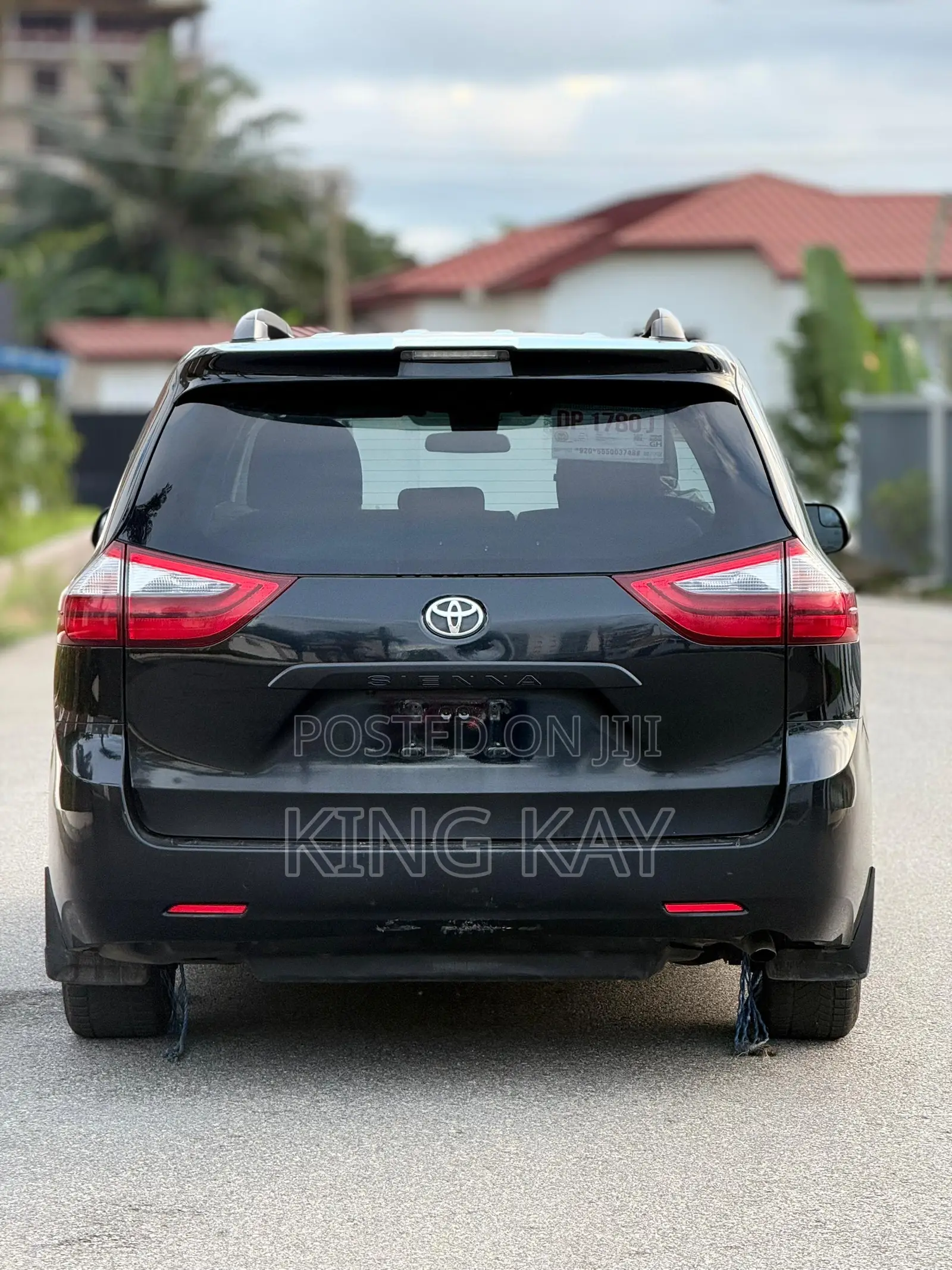 Toyota Sienna XLE 7 AWD 2020 Black