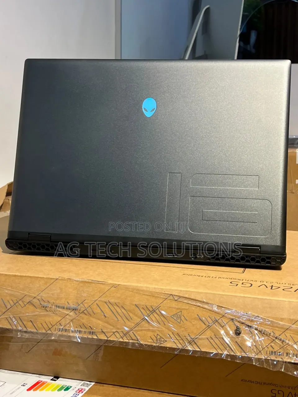 New Laptop Alienware M16 R2 16GB Intel Core Ultra 7 SSD 1T