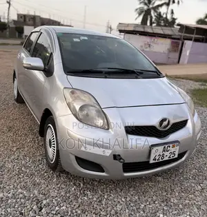 Toyota Vitz 1.3 FWD 3dr 2010 Silver