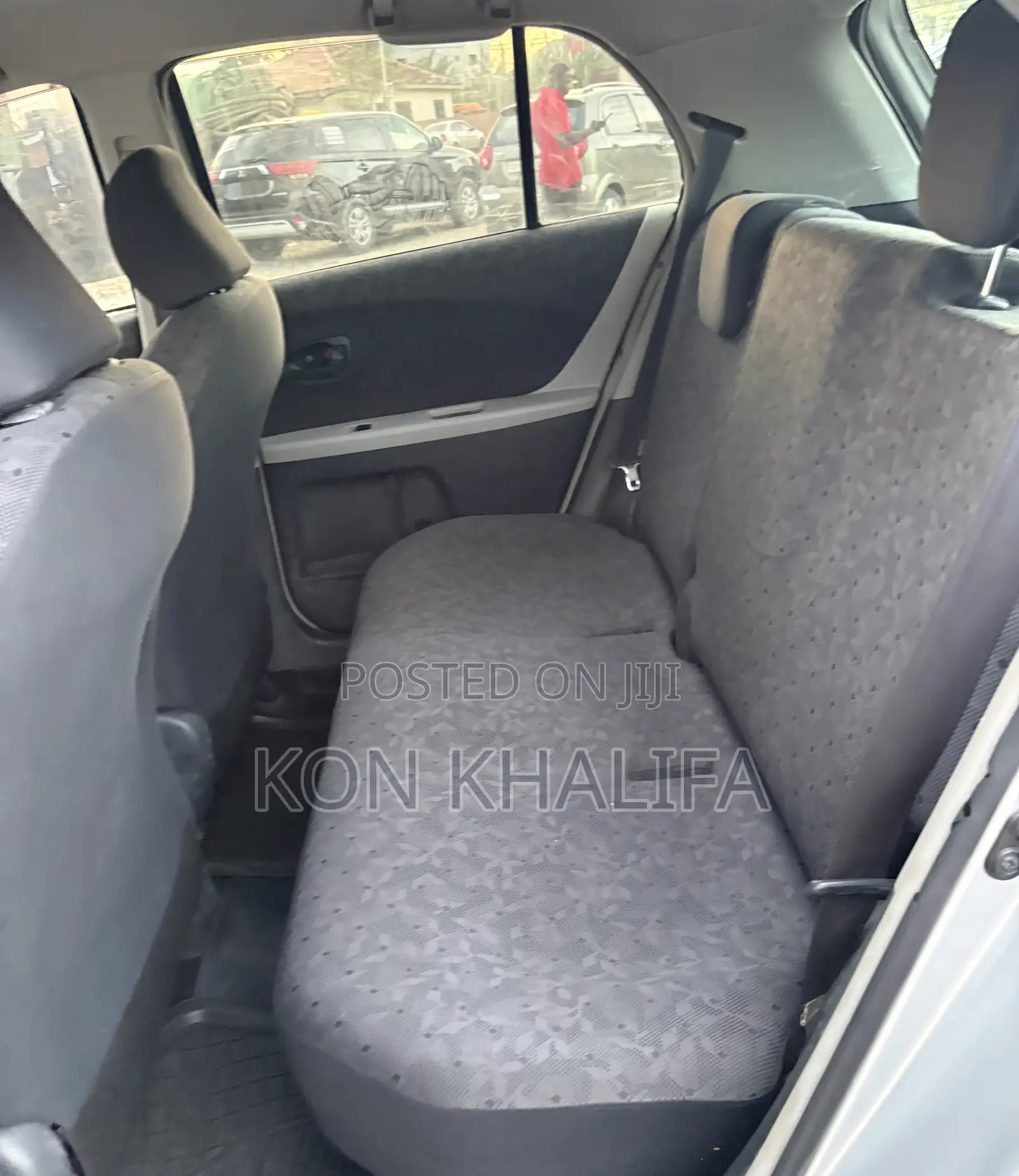Toyota Vitz 1.3 FWD 3dr 2010 Silver