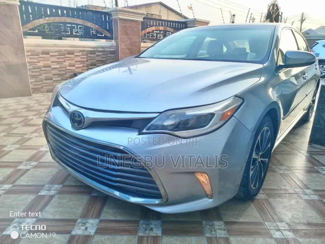 Toyota Avalon Limited FWD Sedan (3.6L 6cyl 6A) 2016 Silver