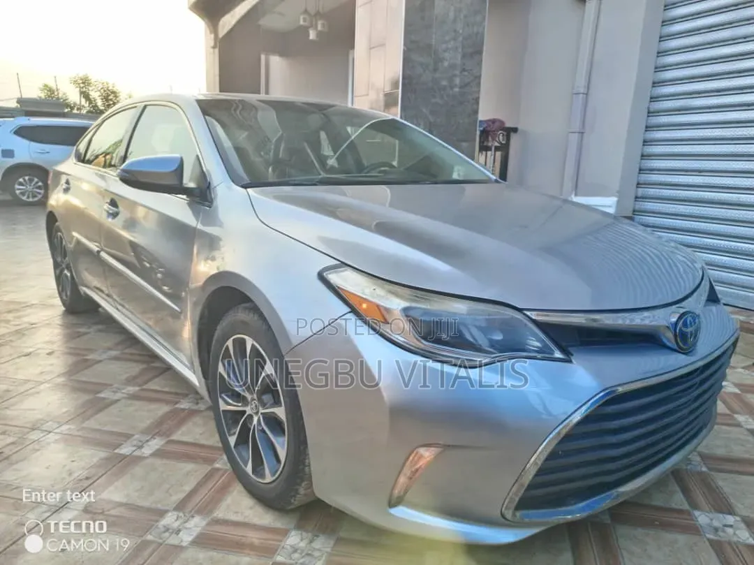 Toyota Avalon Limited FWD Sedan (3.6L 6cyl 6A) 2016 Silver