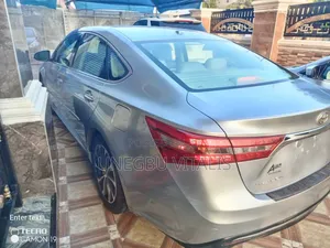 Toyota Avalon Limited FWD Sedan (3.6L 6cyl 6A) 2016 Silver
