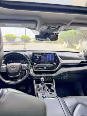 Toyota Highlander 2021 Blue