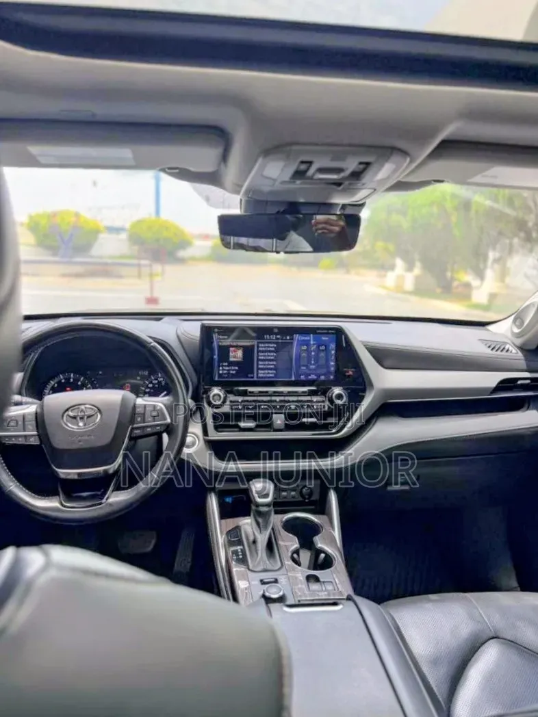 Toyota Highlander 2021 Blue
