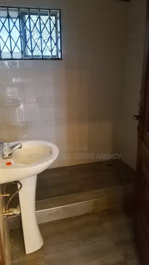 2bdrm Apartment in Sefdard Properties, Ablekuma for rent