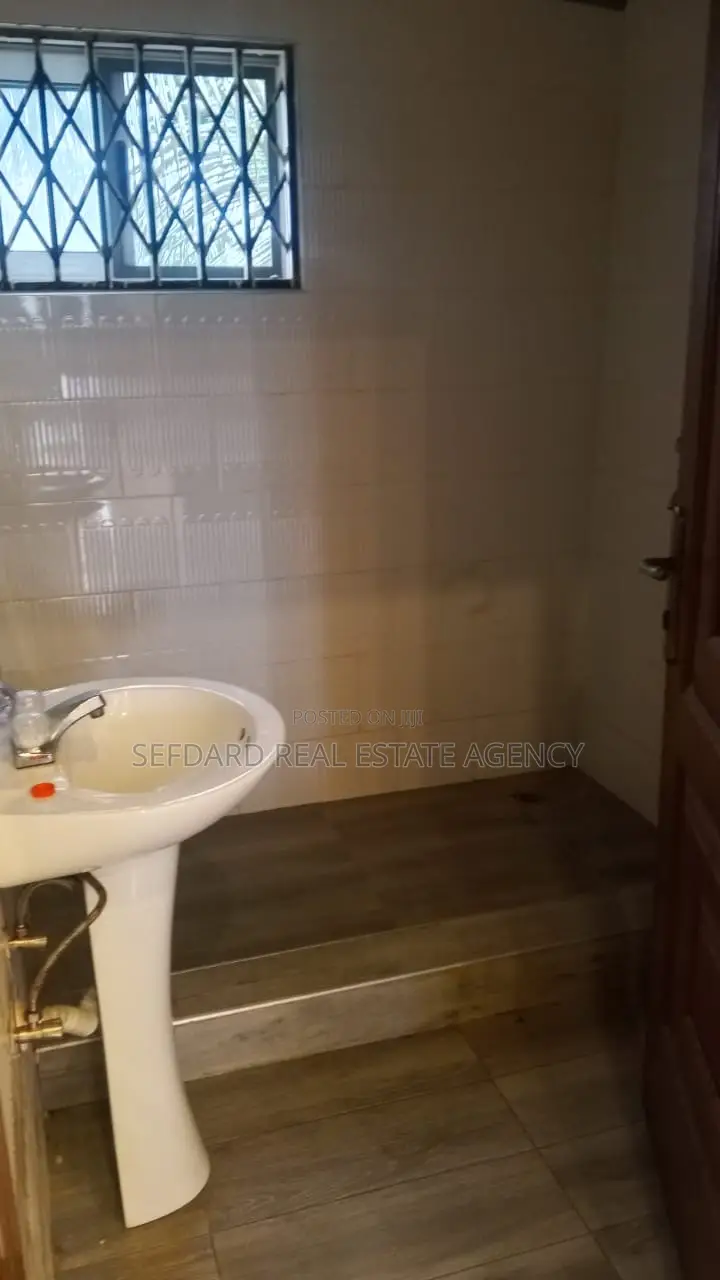 2bdrm Apartment in Sefdard Properties, Ablekuma for rent