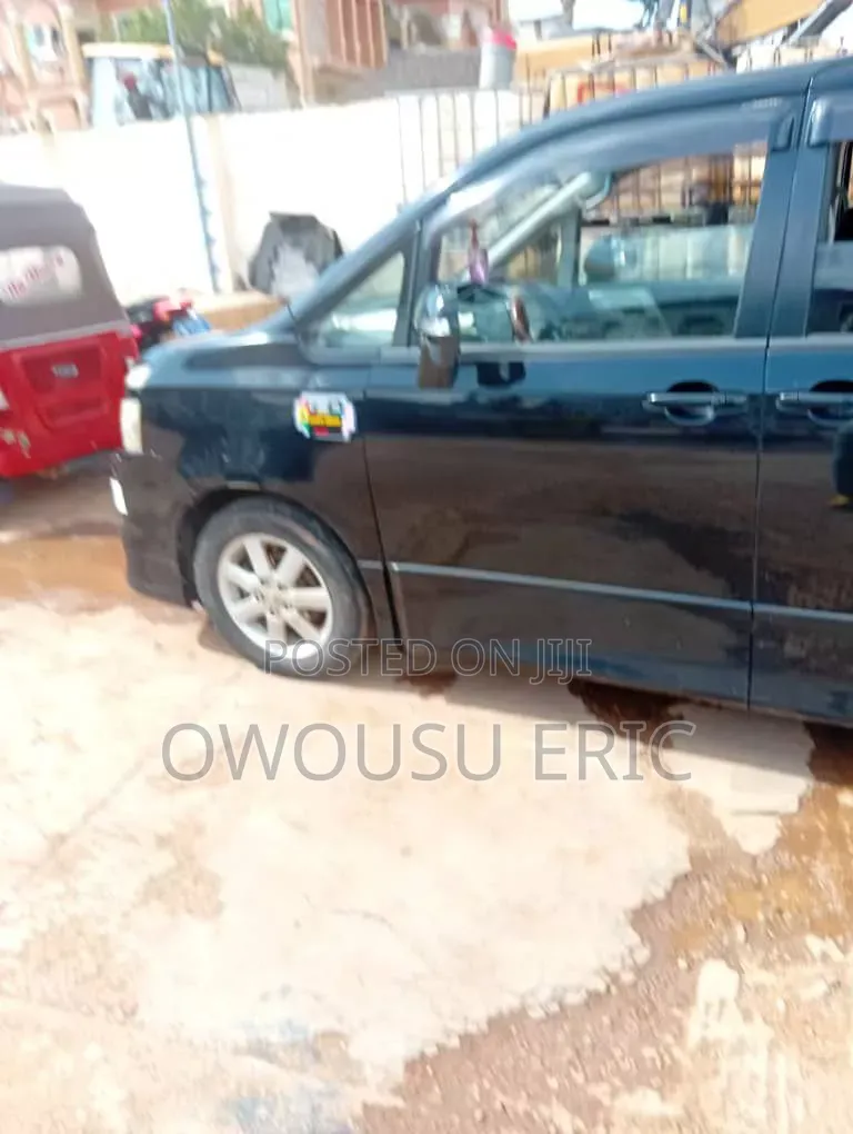 Toyota Voxy 2013 Black