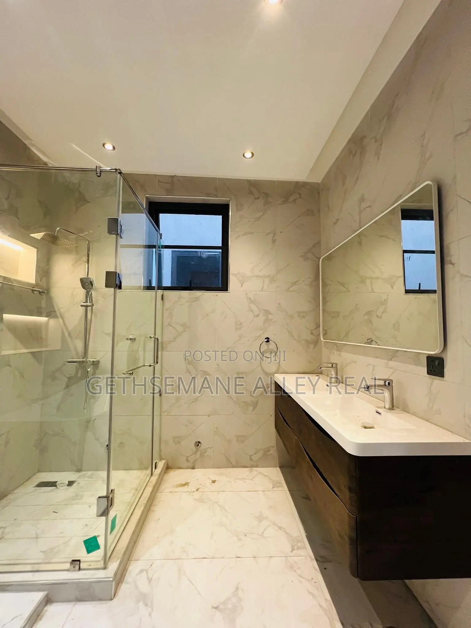 3bdrm House in Ashaley Botwe for sale