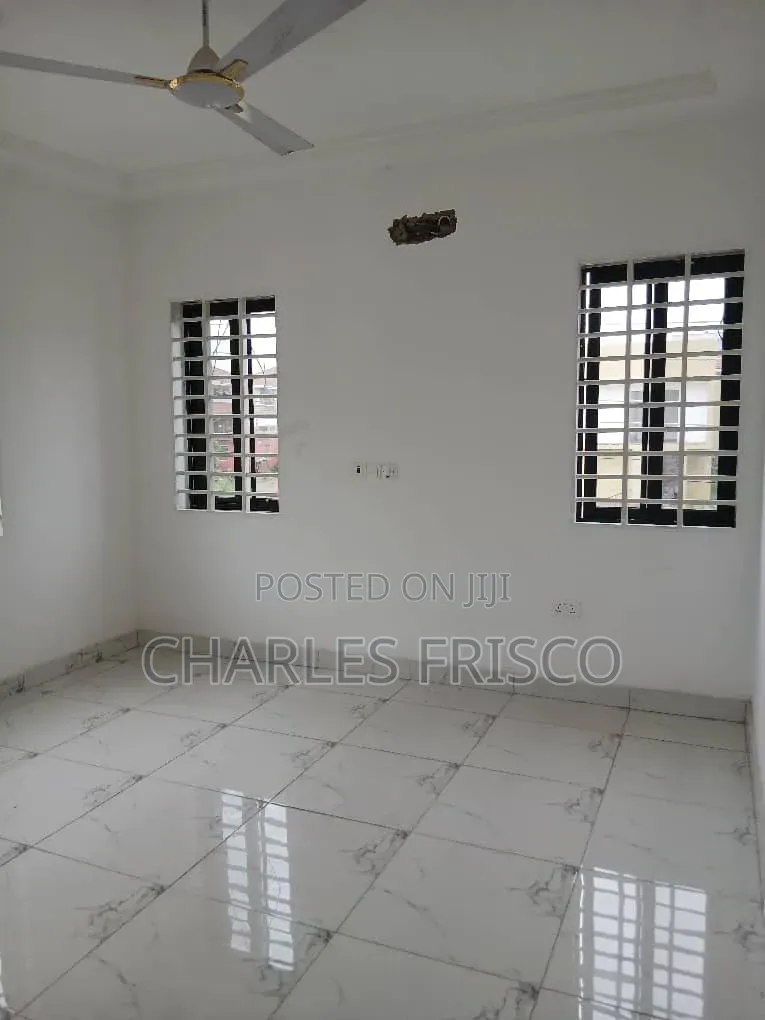 2bdrm Apartment in Fast Rent Agency, American House for rent
