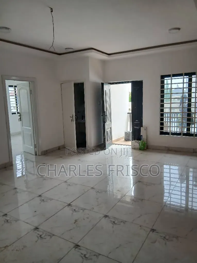 2bdrm Apartment in Fast Rent Agency, American House for rent