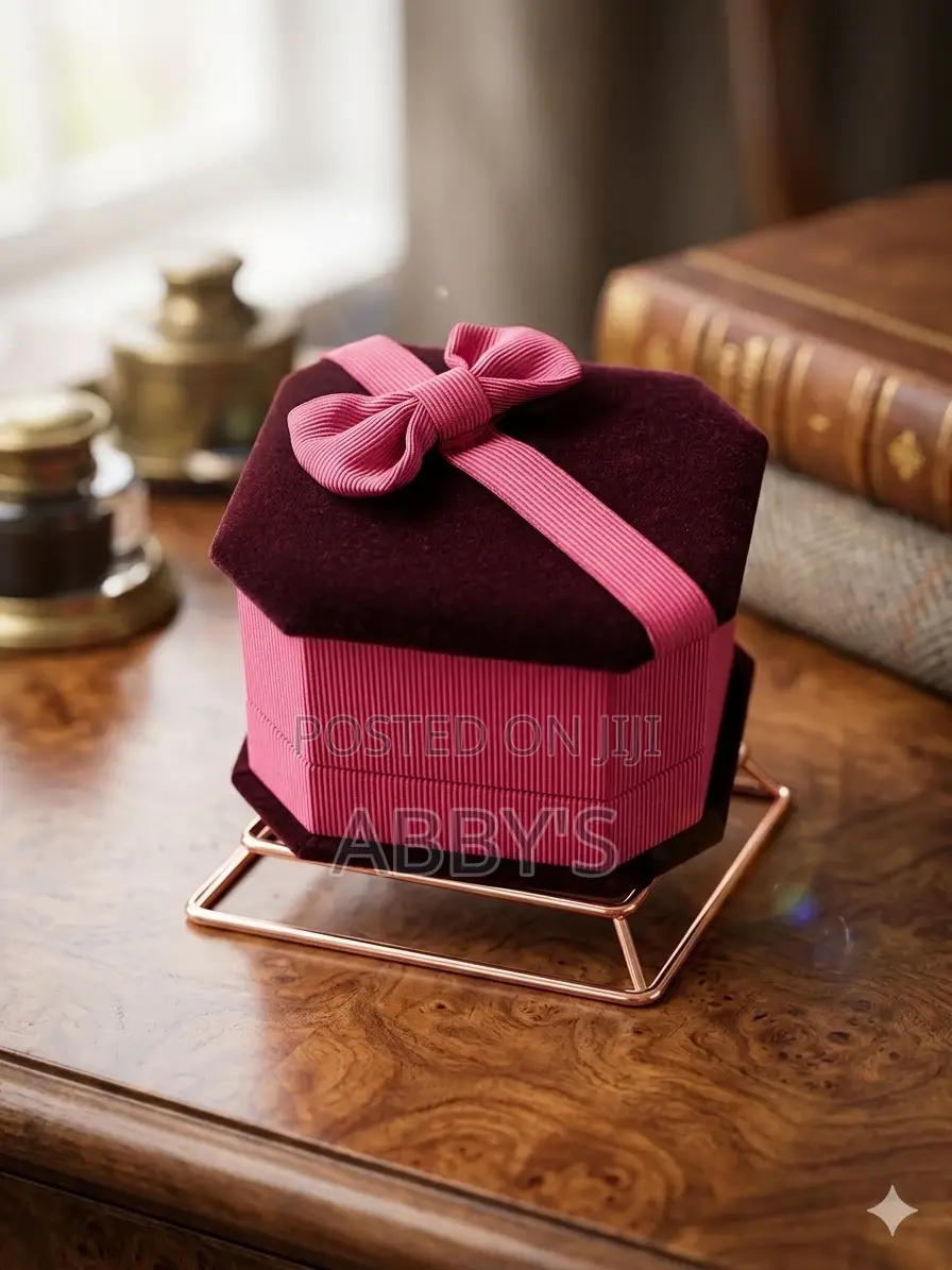 Octagonal Velvet Pink Ring Case