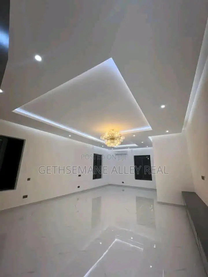 4bdrm House in Ashaley Botwe for sale