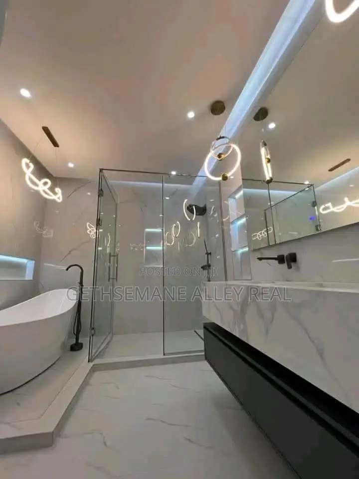 4bdrm House in Ashaley Botwe for sale