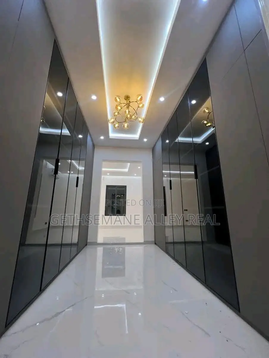 4bdrm House in Ashaley Botwe for sale