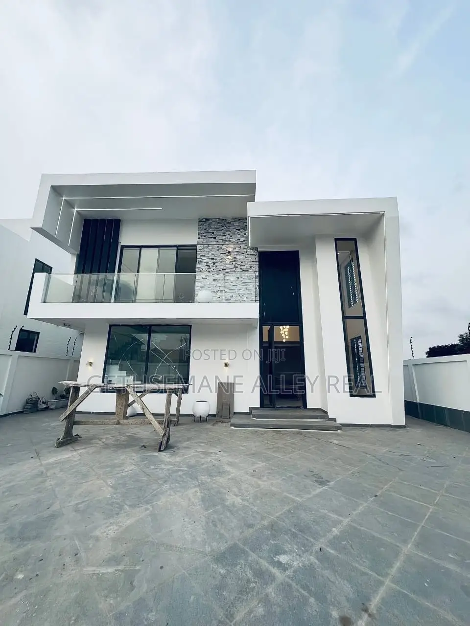 4bdrm House in Ashaley Botwe for sale