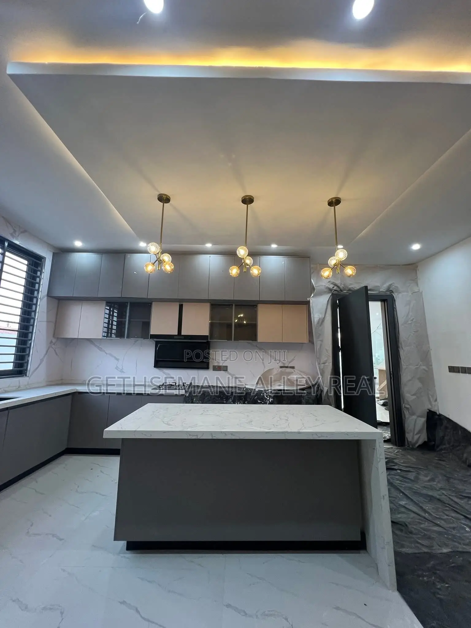 4bdrm House in Ashaley Botwe for sale