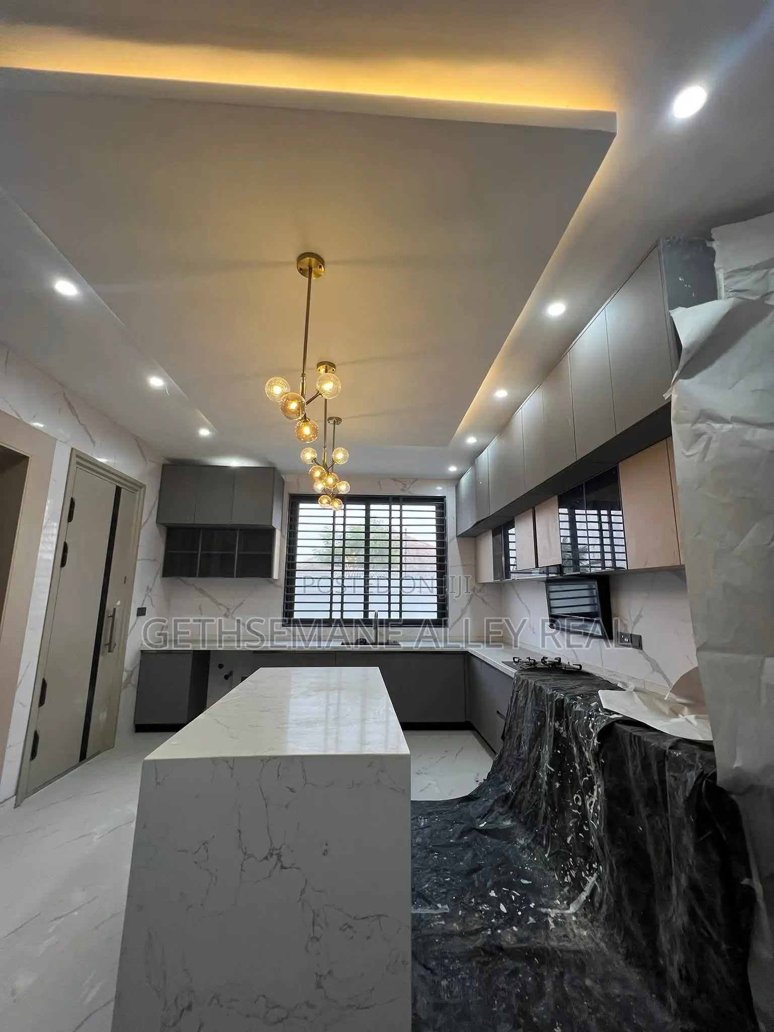 4bdrm House in Ashaley Botwe for sale