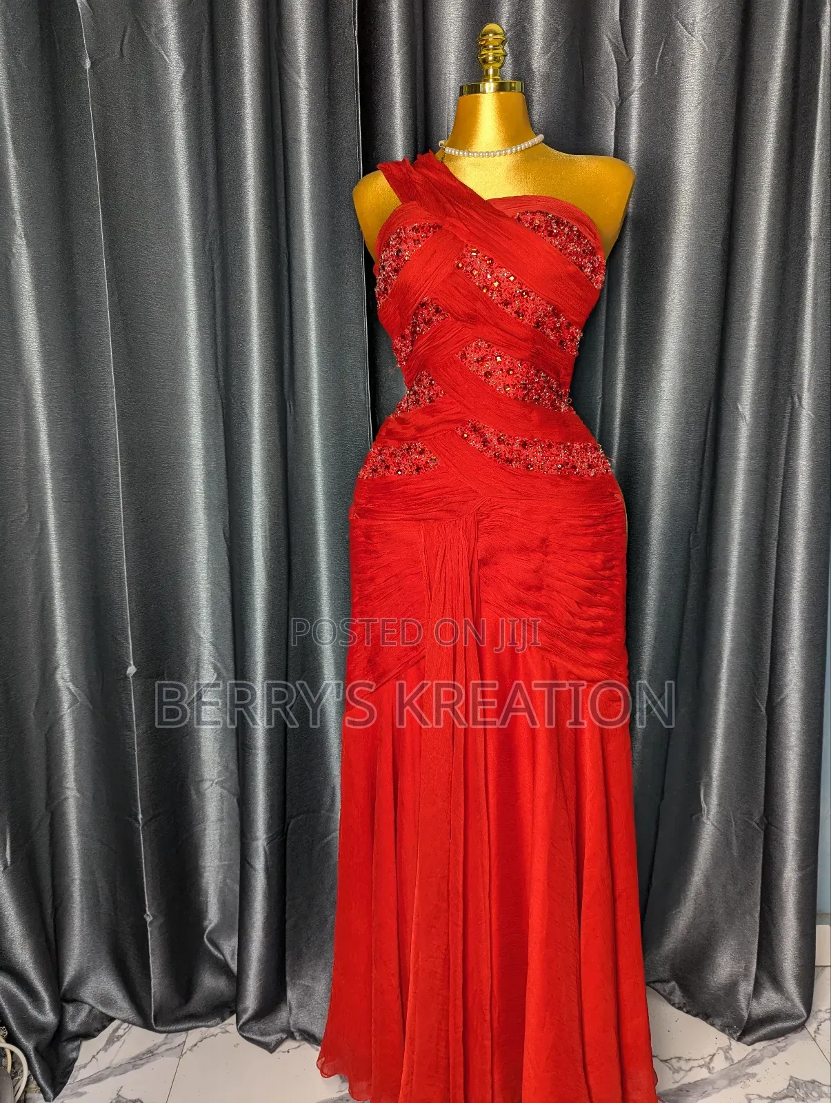 Luxury Red Gown With Stones