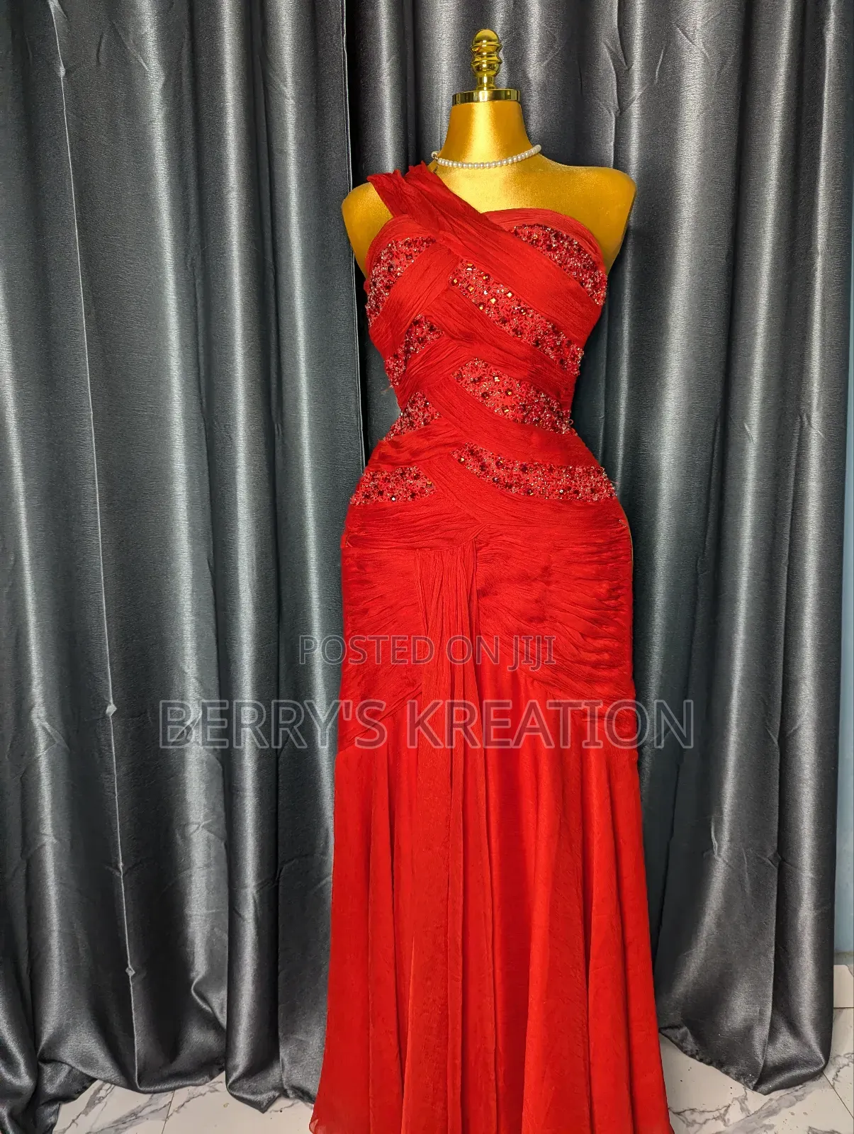 Luxury Red Gown With Stones