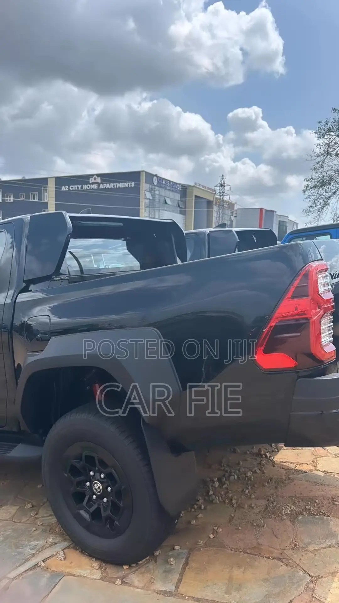 New Toyota Hilux 2025 Black