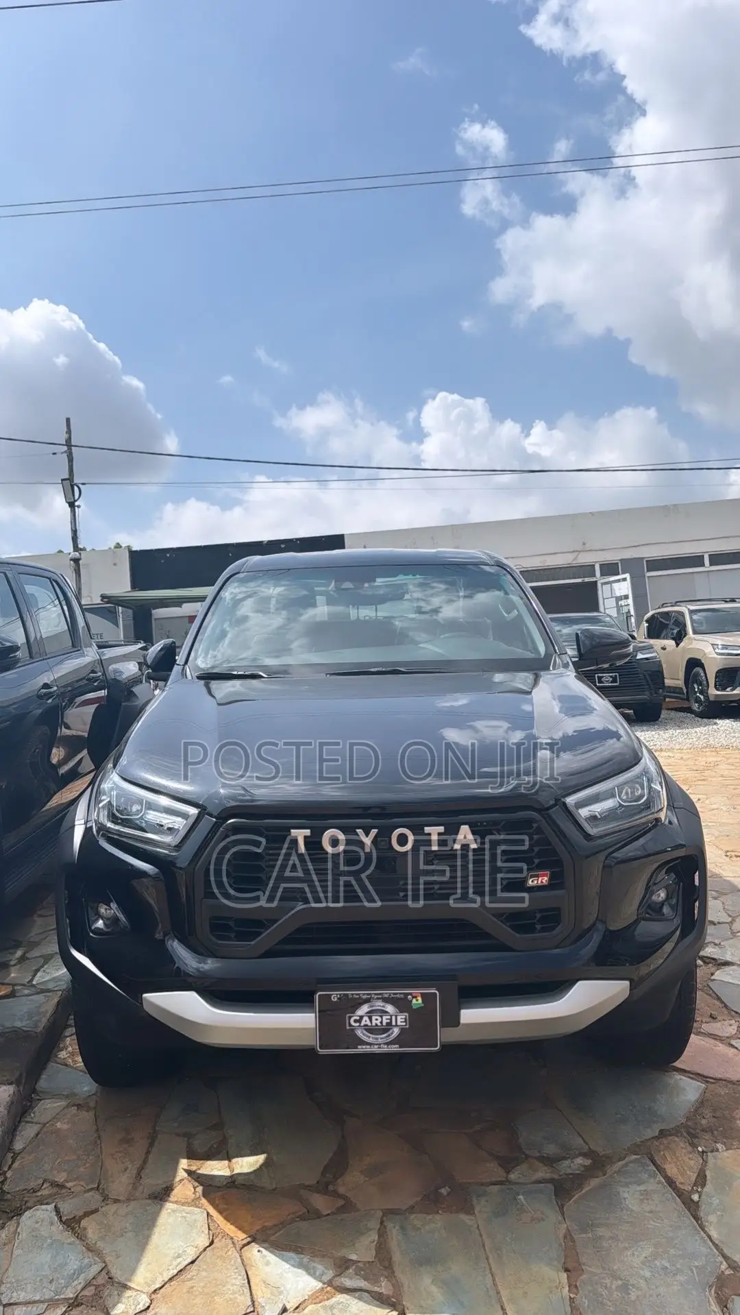 New Toyota Hilux 2025 Black
