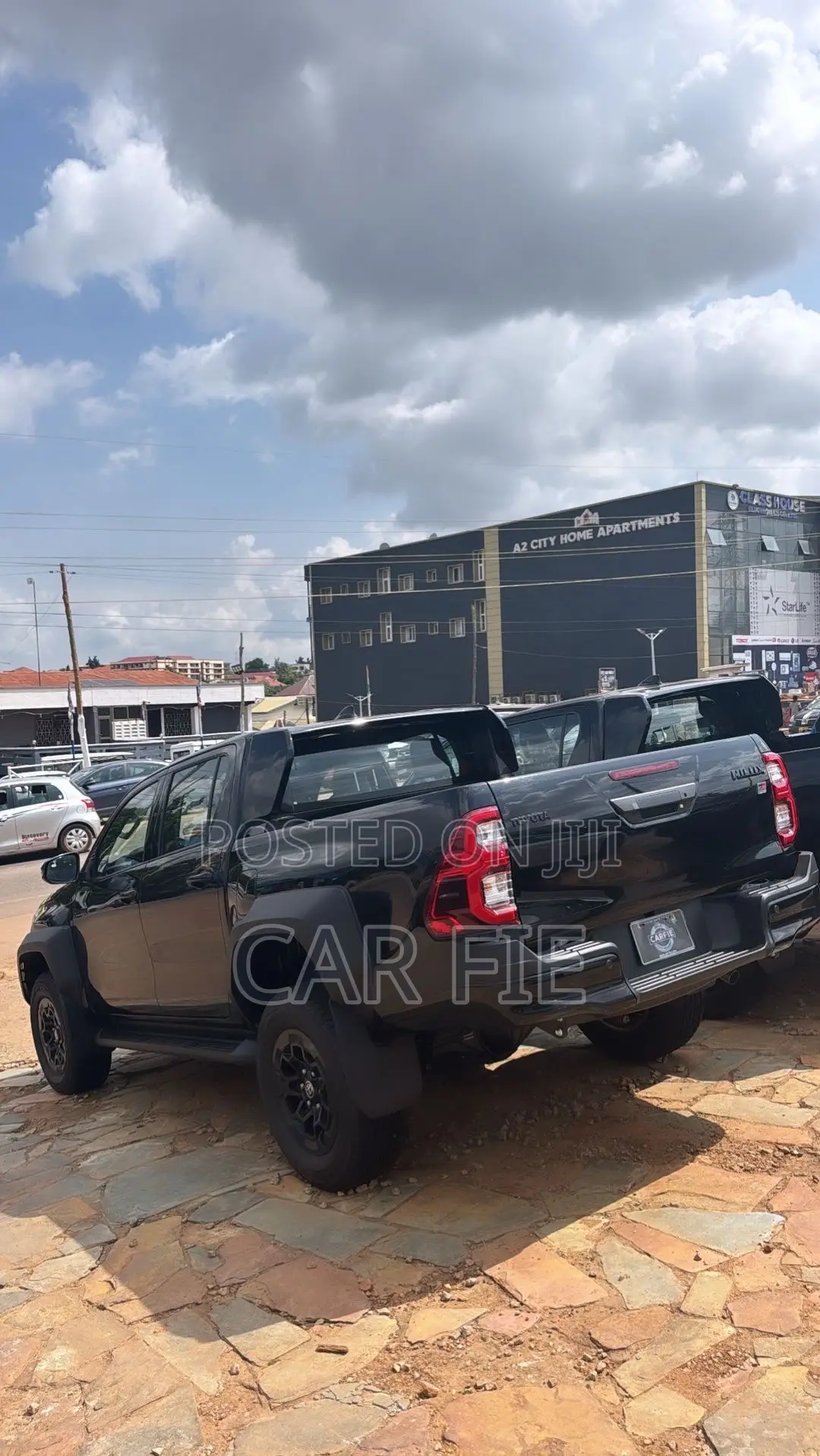 New Toyota Hilux 2025 Black
