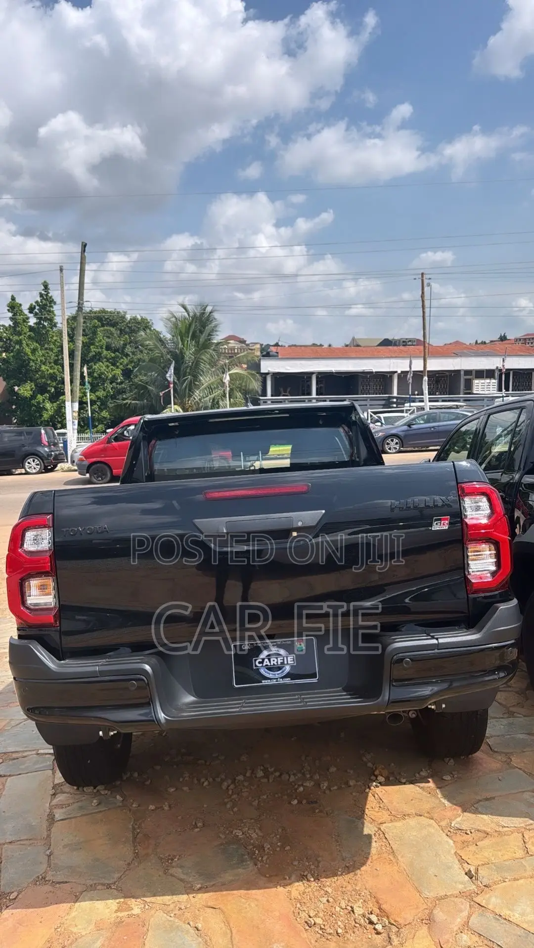 New Toyota Hilux 2025 Black