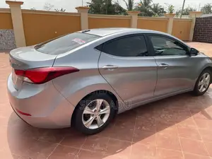 Hyundai Elantra SE Sedan FWD (1.8L 4cyl 6A) 2016 Silver