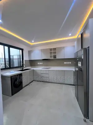 4bdrm Townhouse / Terrace in Eastt Legon, Boundary Road Area for rent