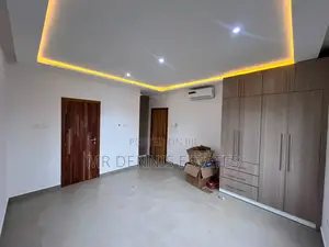 4bdrm Townhouse / Terrace in Eastt Legon, Boundary Road Area for rent