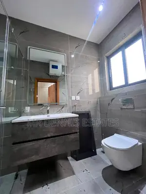 4bdrm Townhouse / Terrace in Eastt Legon, Boundary Road Area for rent