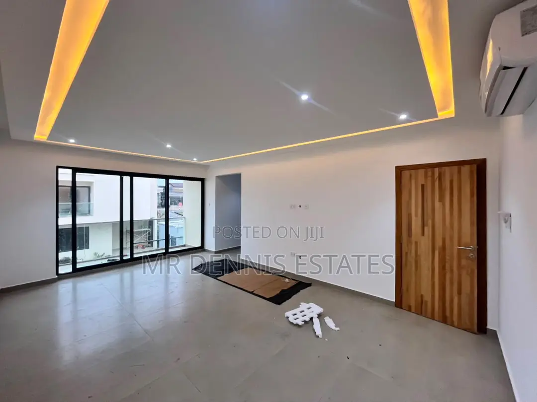 4bdrm Townhouse / Terrace in Eastt Legon, Boundary Road Area for rent
