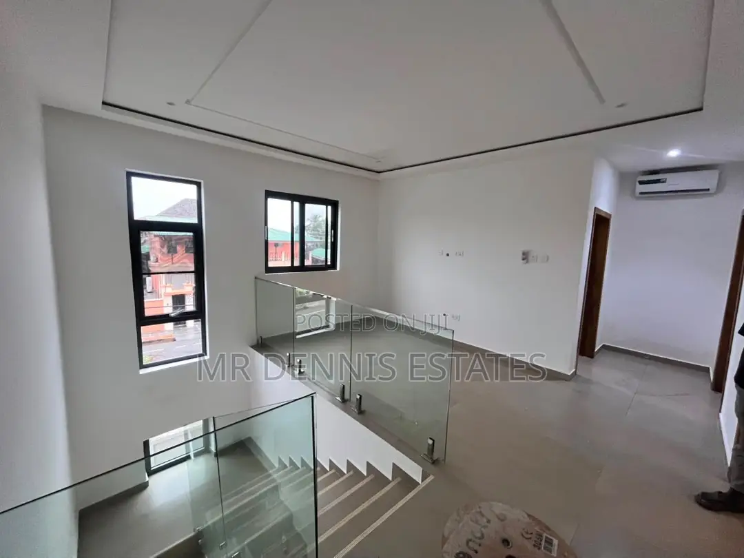 4bdrm Townhouse / Terrace in Eastt Legon, Boundary Road Area for rent